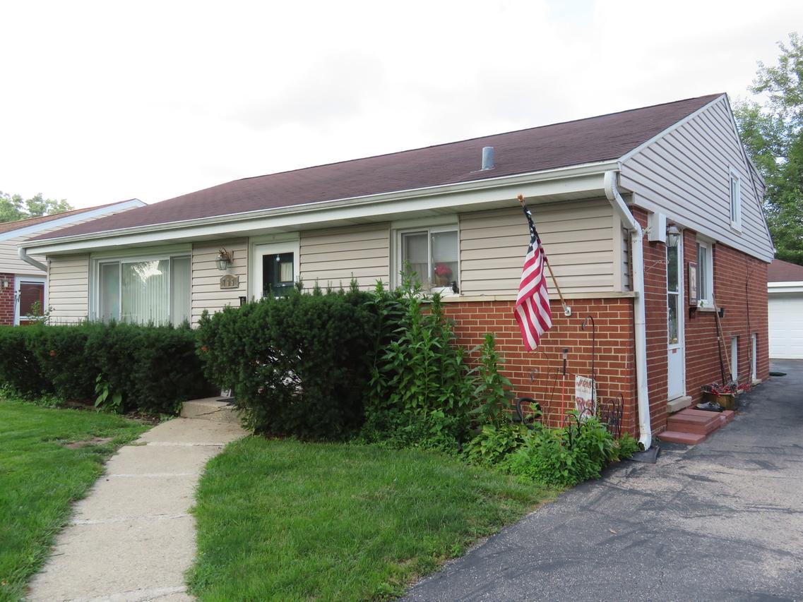 799 S Hawthorne Ave., Elmhurst, IL 60126