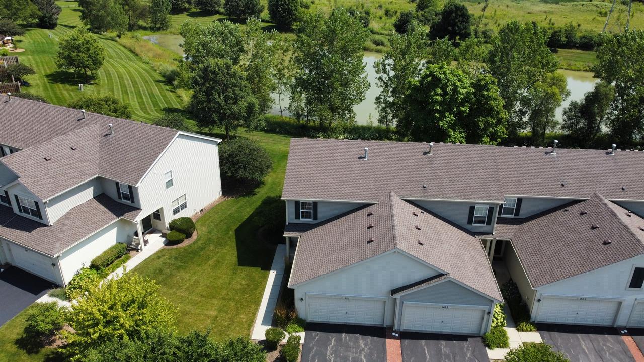601 W Kristina Ln., Round Lake, IL 60073