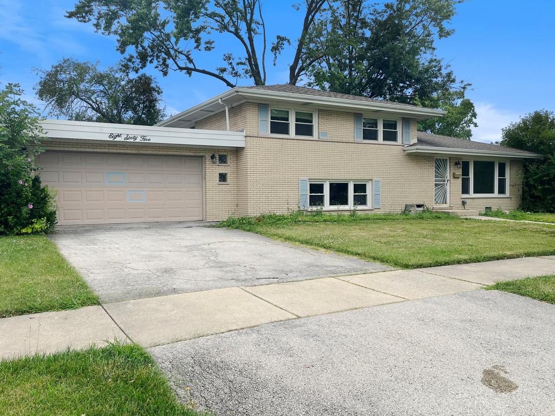 865 E 165th St., South Holland, IL 60473