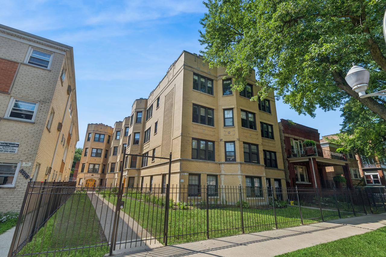 7520 N Winchester Ave. #1W, Chicago, IL 60626