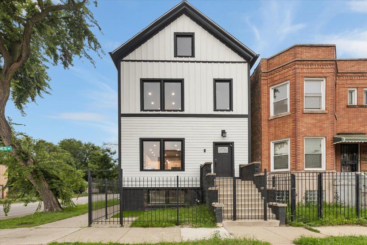 [Address Hidden by Seller], Chicago, IL 60637