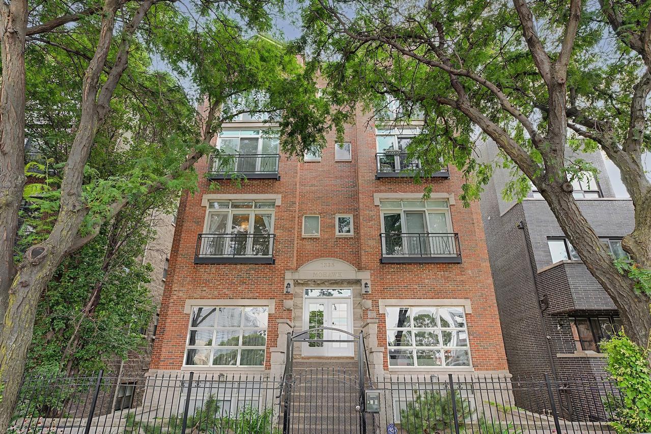 1335 N Mohawk St. #2N, Chicago, IL 60610