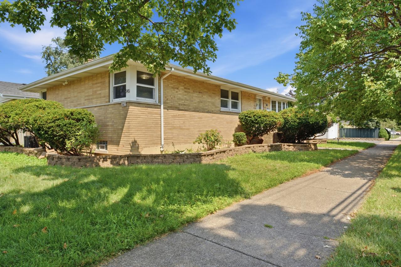 545 S 6th Ave., La Grange, IL 60525