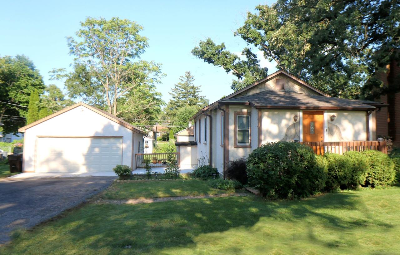 3116 Cedar Ter., Island Lake, IL 60042