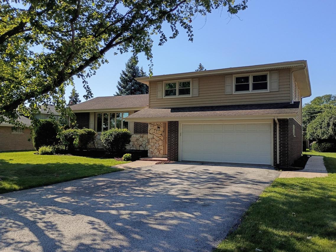 6111 W 128th St., Palos Heights, IL 60463