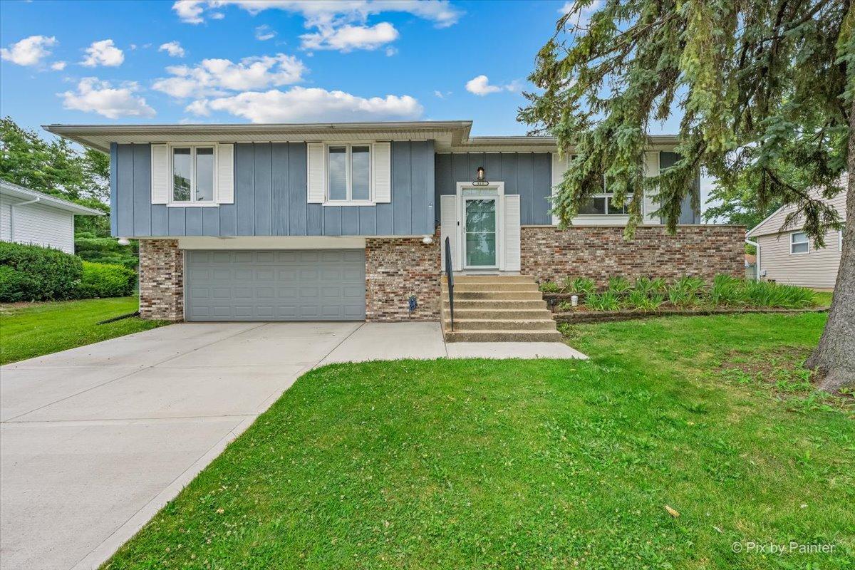 813 Krause Ave., Streamwood, IL 60107