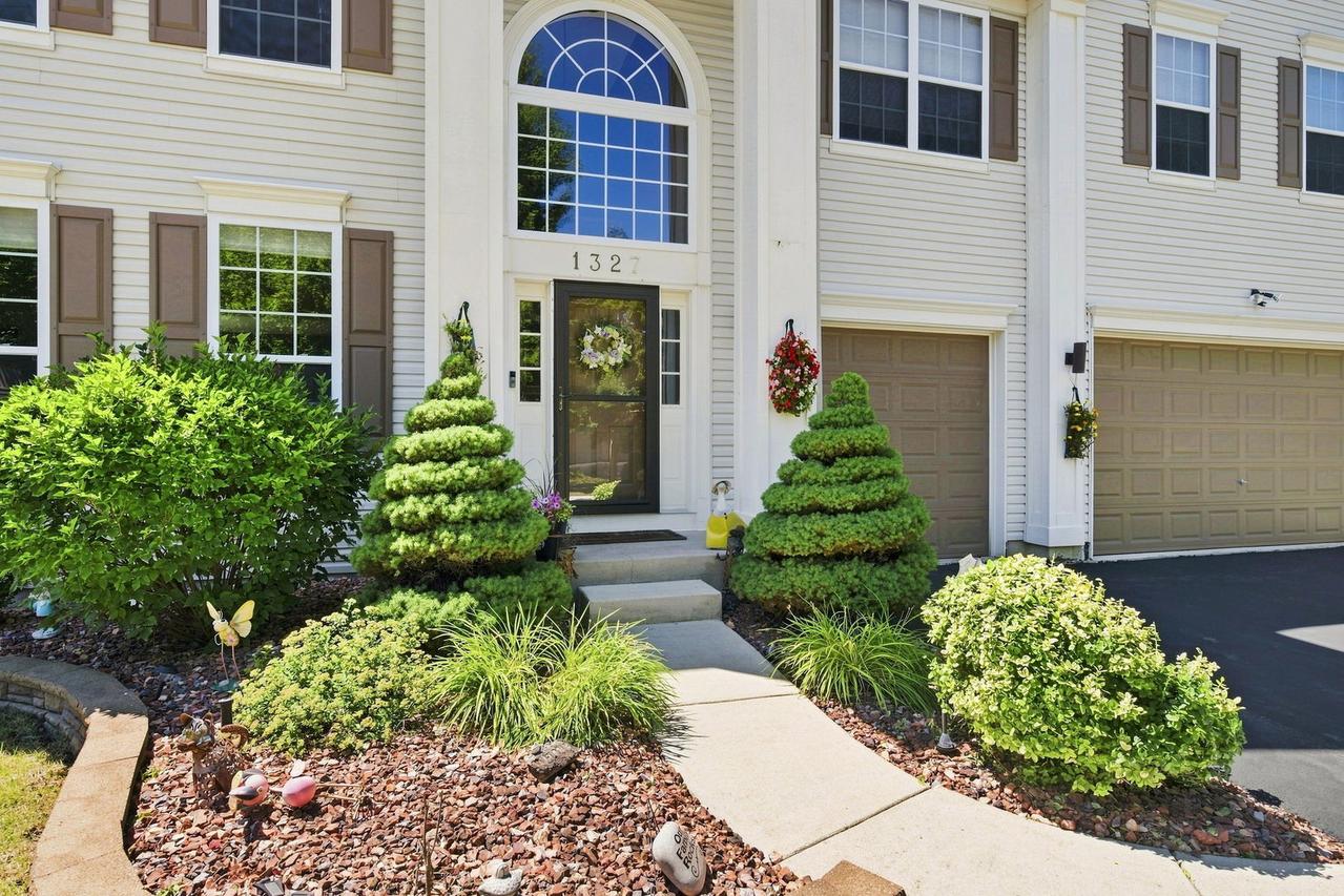 1327 Palisades Dr., Bolingbrook, IL 60490