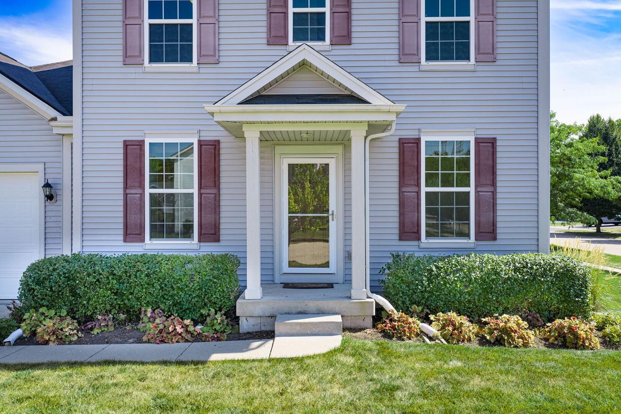 2009 Mayfair Dr., Island Lake, IL 60042