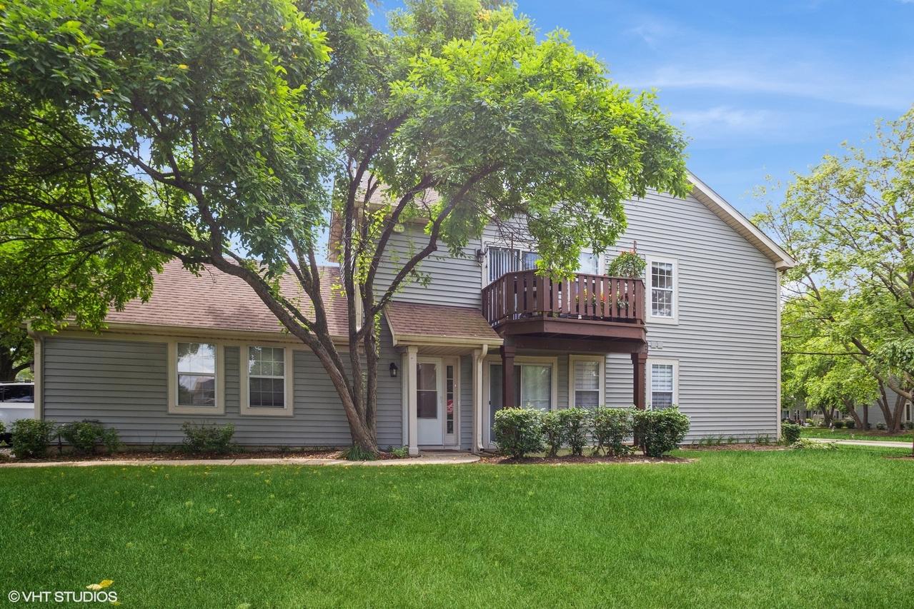 1051 Rockport Dr., Carol Stream, IL 60188