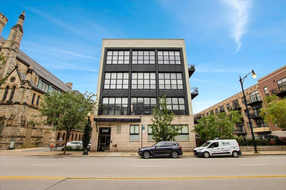 1918 S Michigan Ave. #207, Chicago, IL 60616