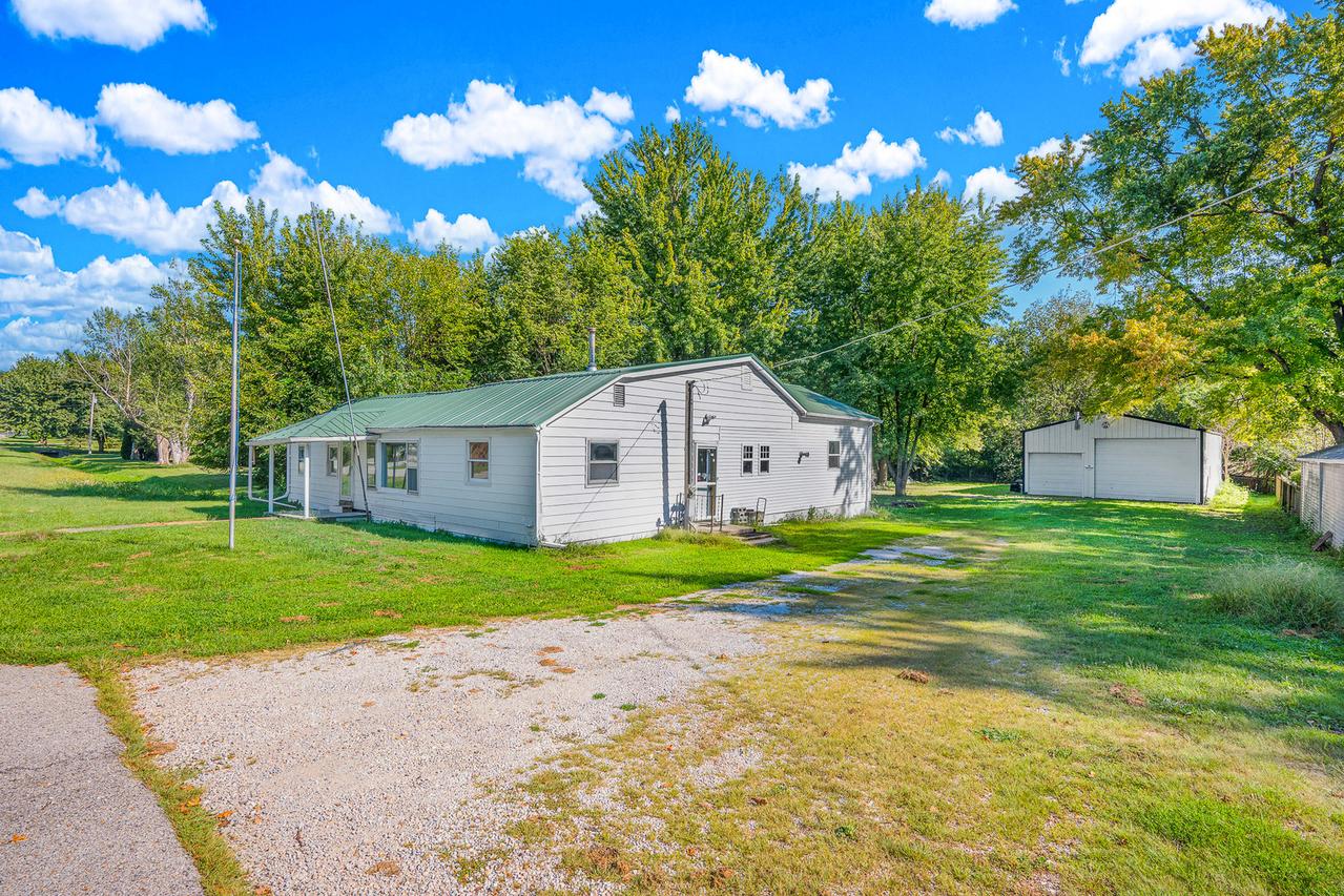 207 E North St., Heyworth, IL 61745