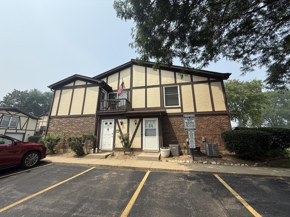 412 Saint Johns Rd. #A, Woodstock, IL 60098