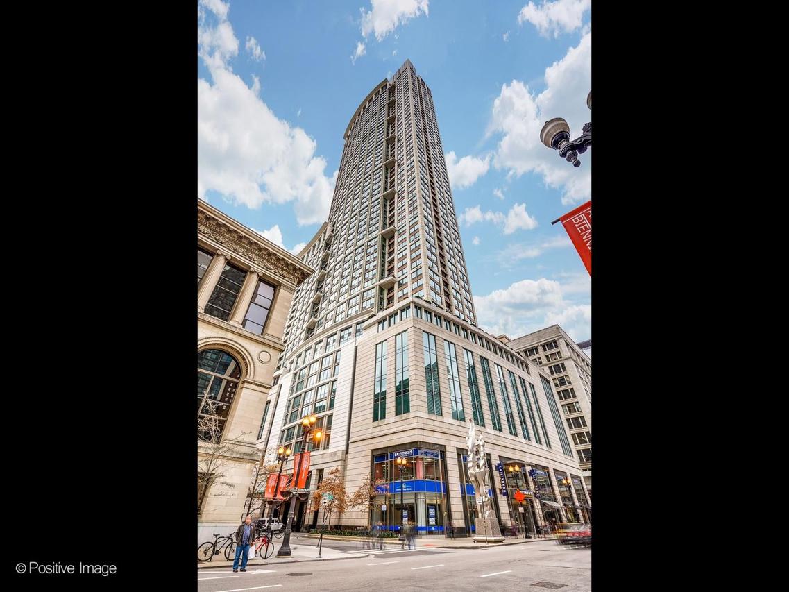 130 N Garland Ct. #2310, Chicago, IL 60602