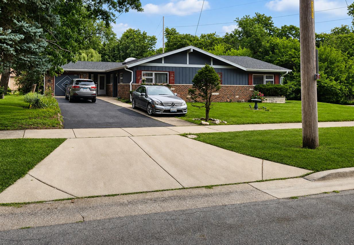 8548 40th St., Lyons, IL 60534