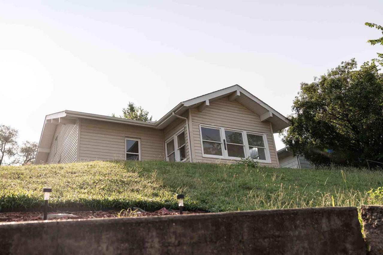 1705 5th St., Rock Island, IL 61201
