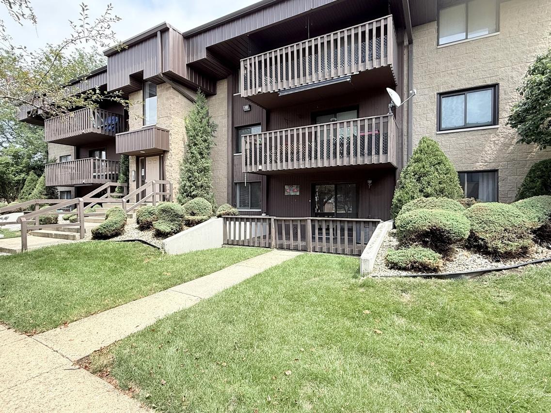103 Caterpillar Dr. #1C, Joliet, IL 60436