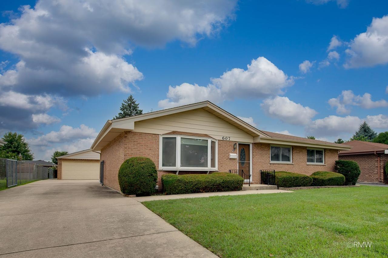 607 W Montrose Ave., Wood Dale, IL 60191