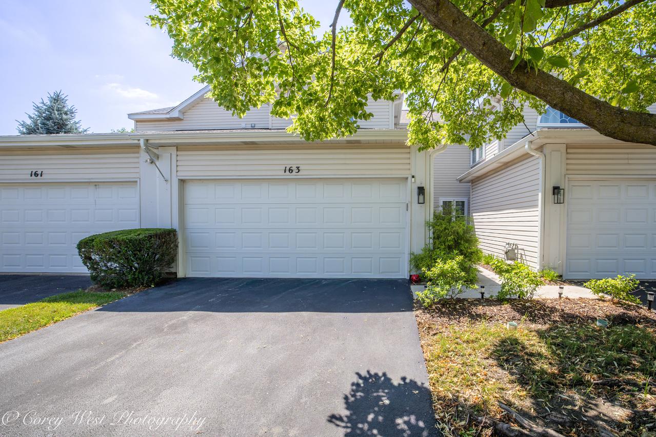 163 N Barton Tr., Batavia, IL 60510