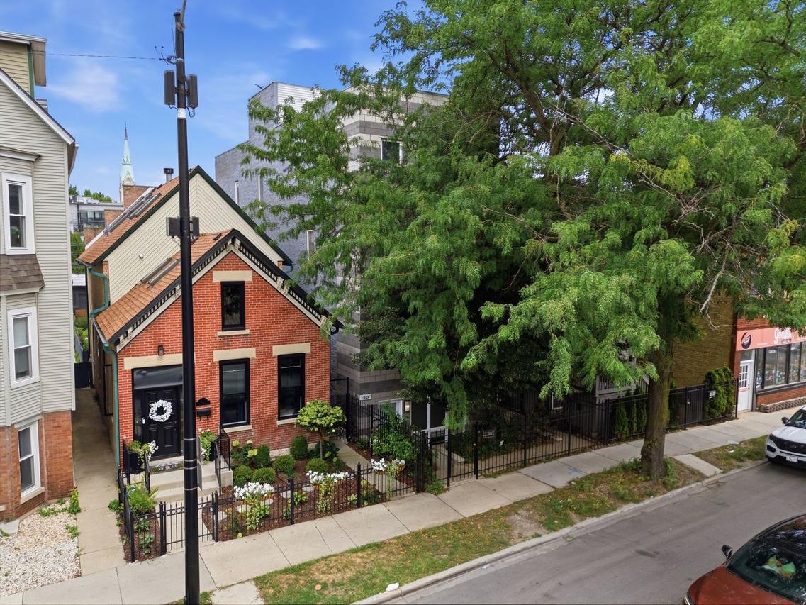 1412 W Diversey Pkwy. #B, Chicago, IL 60614