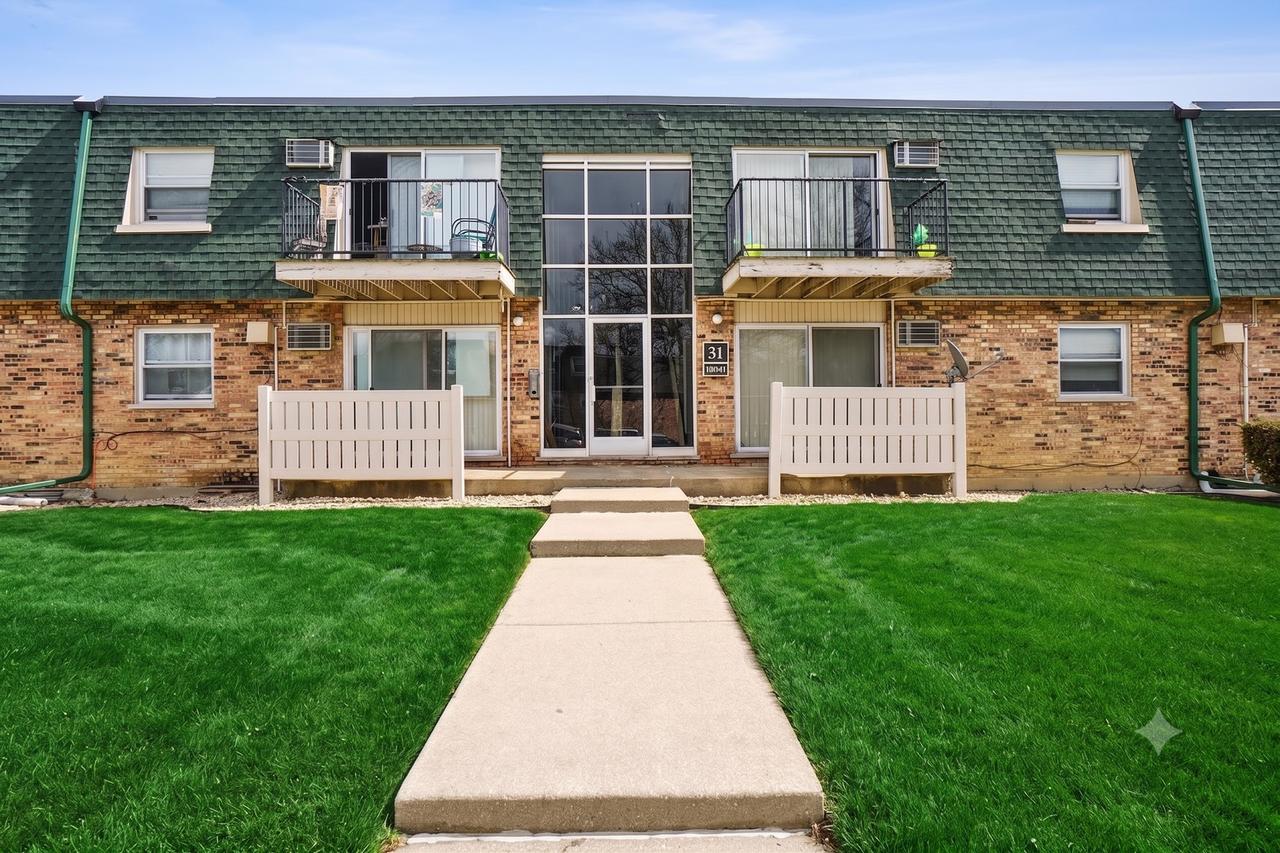 10041 S Walnut Ter. #31-307, Palos Hills, IL 60465