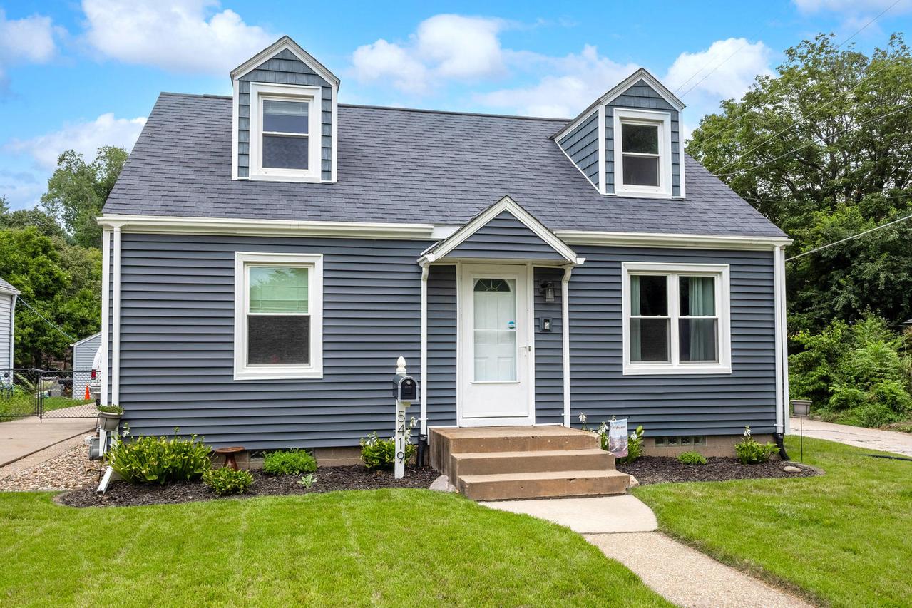 5419 6th Ave., Moline, IL 61265