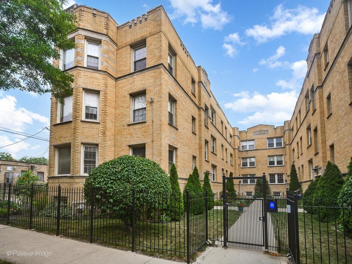 1622 W Wallen Ave. #3N, Chicago, IL 60626