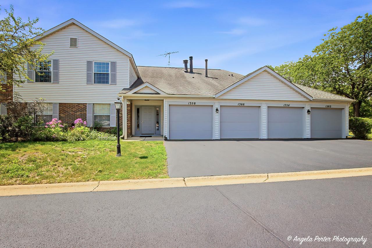 1358 Stratford Dr. #13-C-2, Gurnee, IL 60031