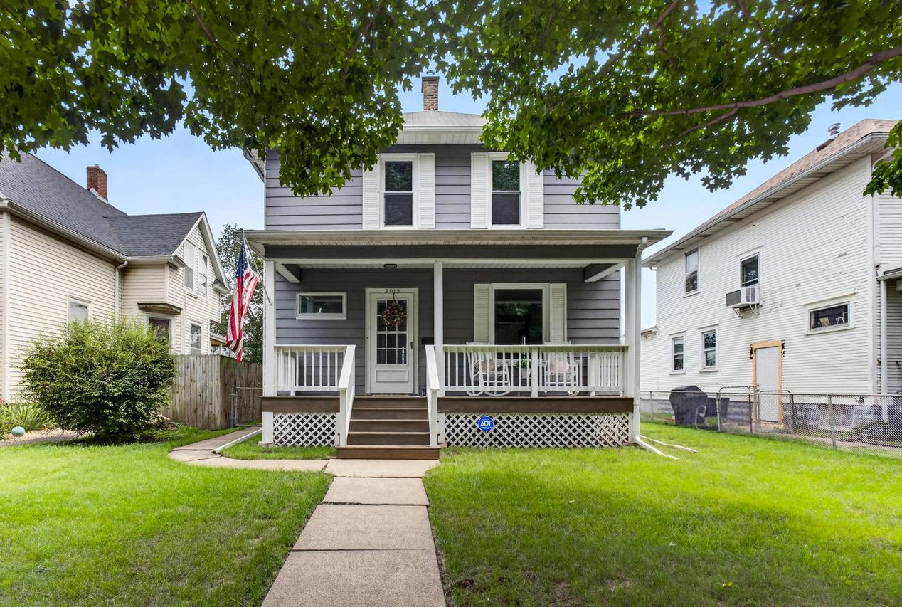 2012 15th Street A St., Moline, IL 61265