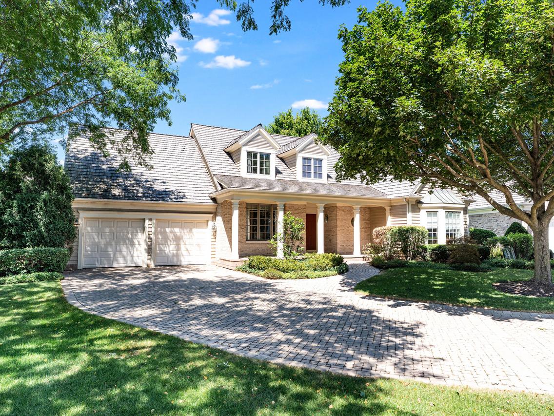 656 S Saint George Ct., Lake Forest, IL 60045