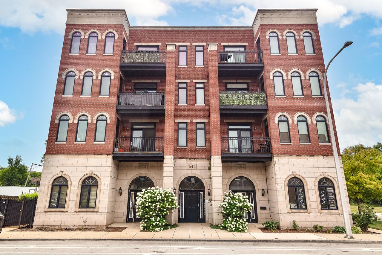 641 E Pershing Ave. #301, Chicago, IL 60653