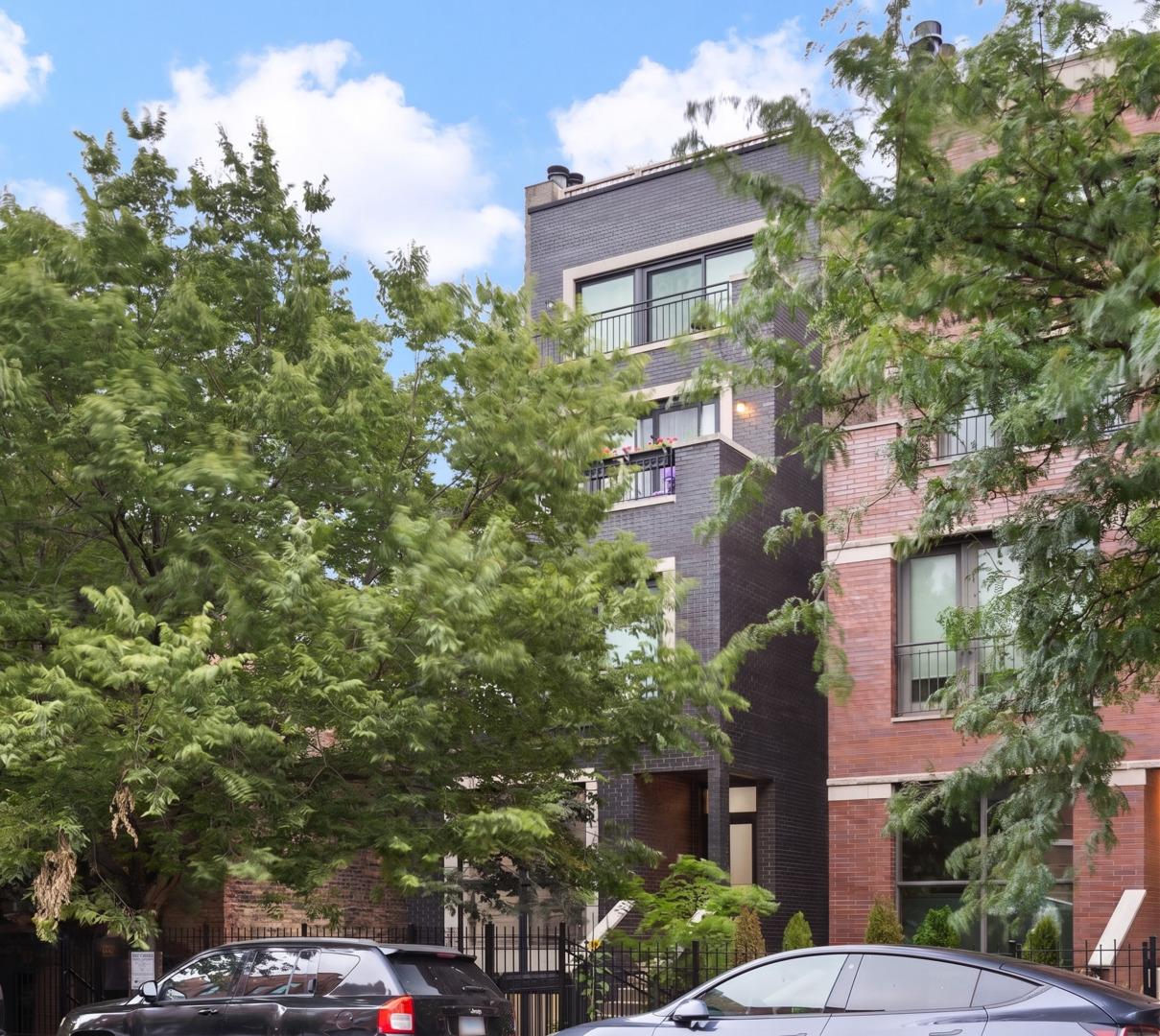 1253 N Bosworth Ave. #1, Chicago, IL 60642