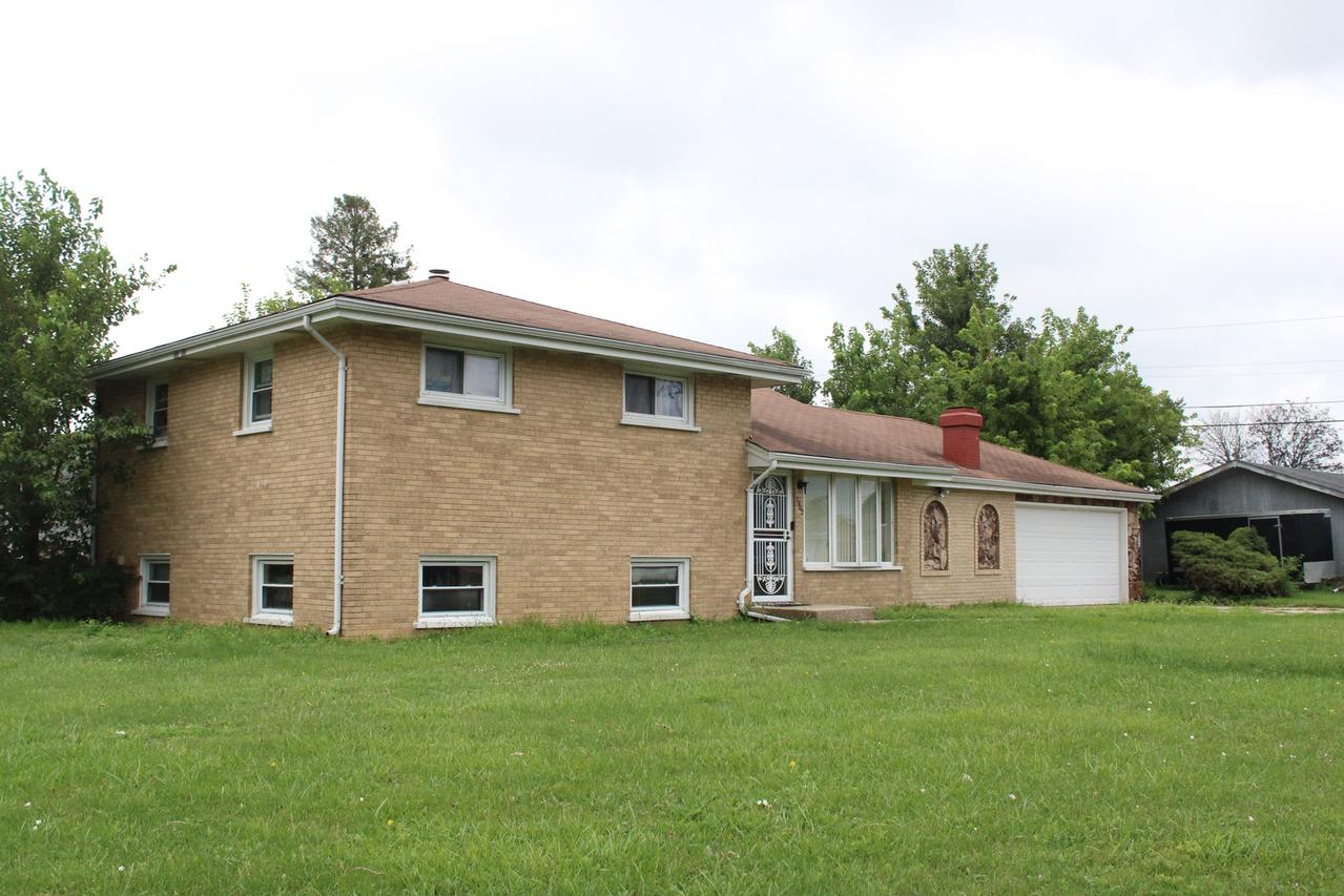 7902 W 77th St., Bridgeview, IL 60455