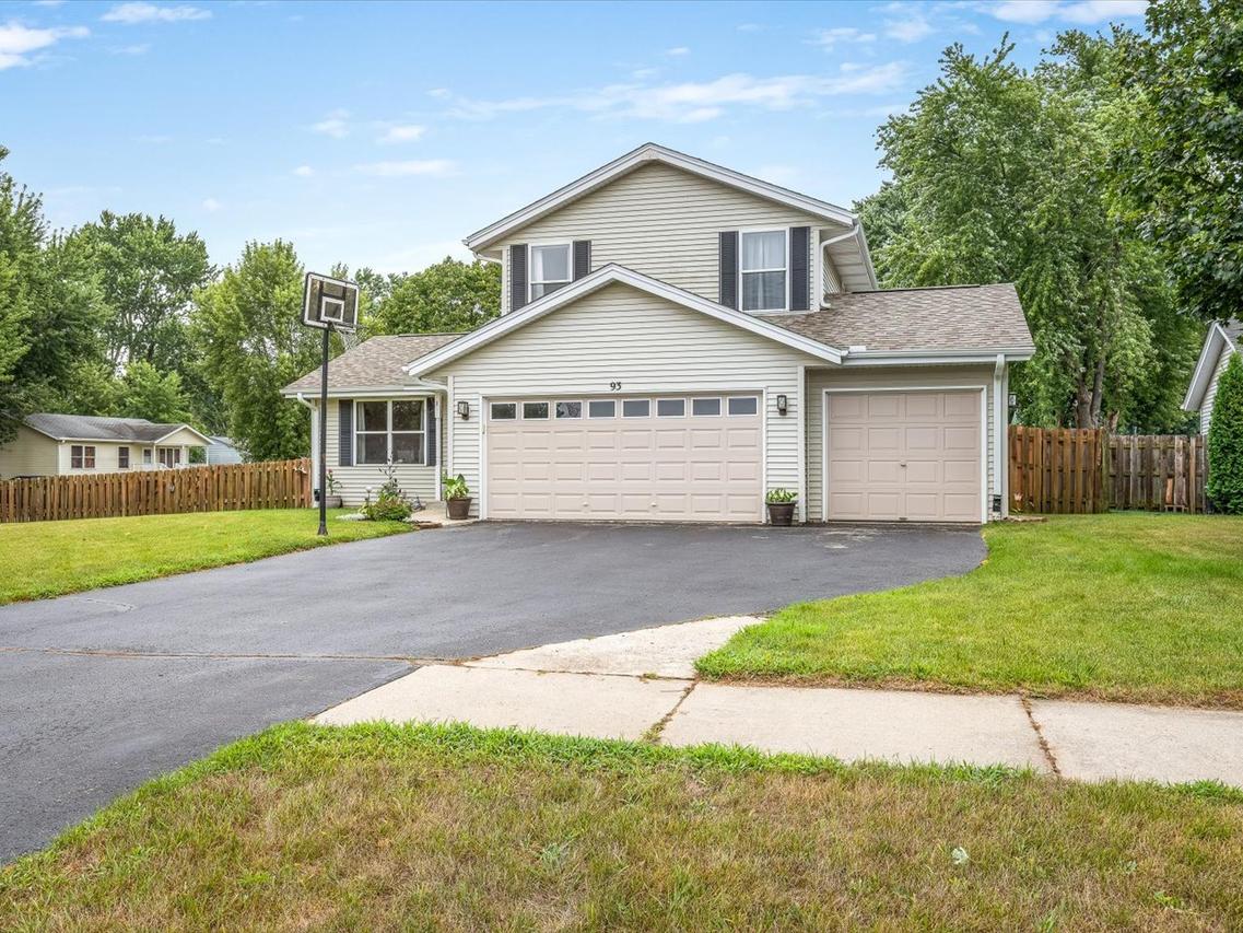 93 North Park Rd., Machesney Park, IL 61115