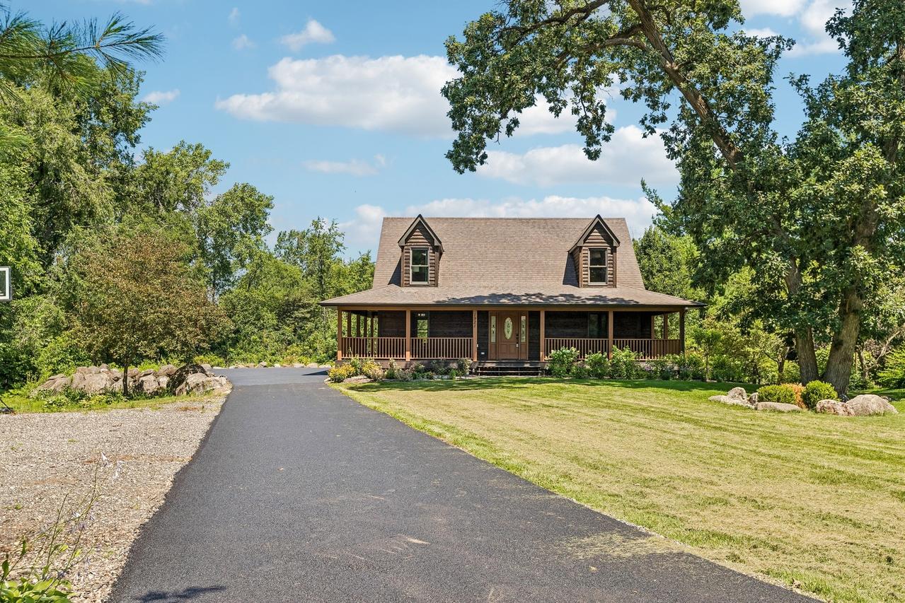 1921 Annettes Cir., Sugar Grove, IL 60554
