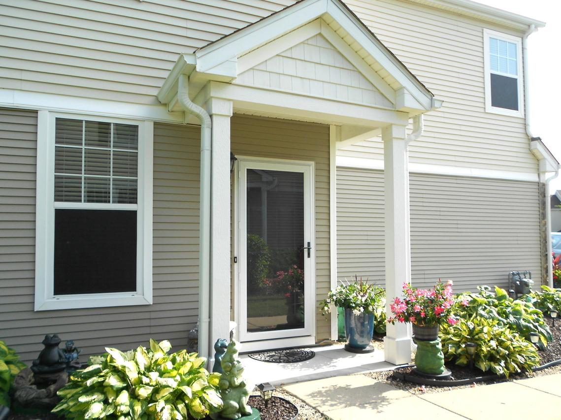 1950 Cobblestone Dr., Carpentersville, IL 60110