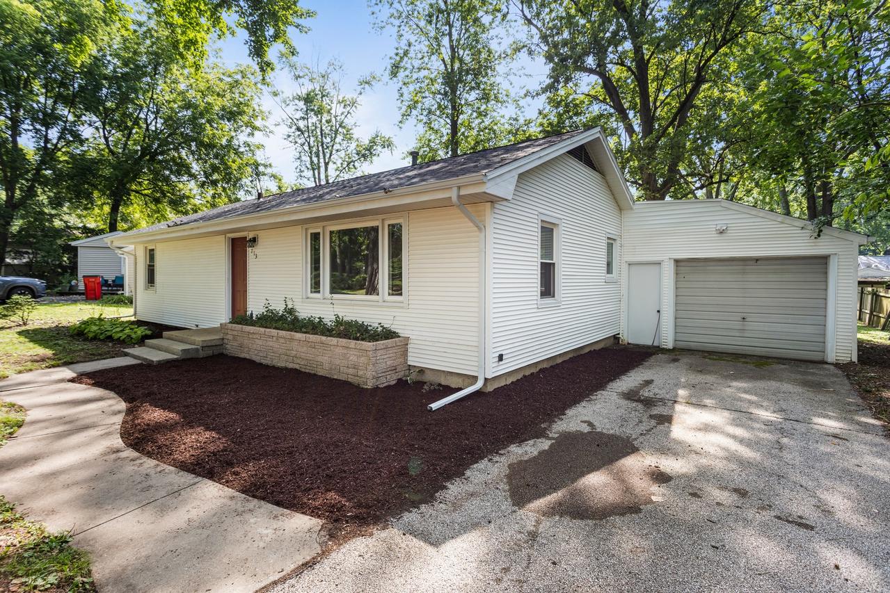 713 Southwest Dr., Champaign, IL 61820