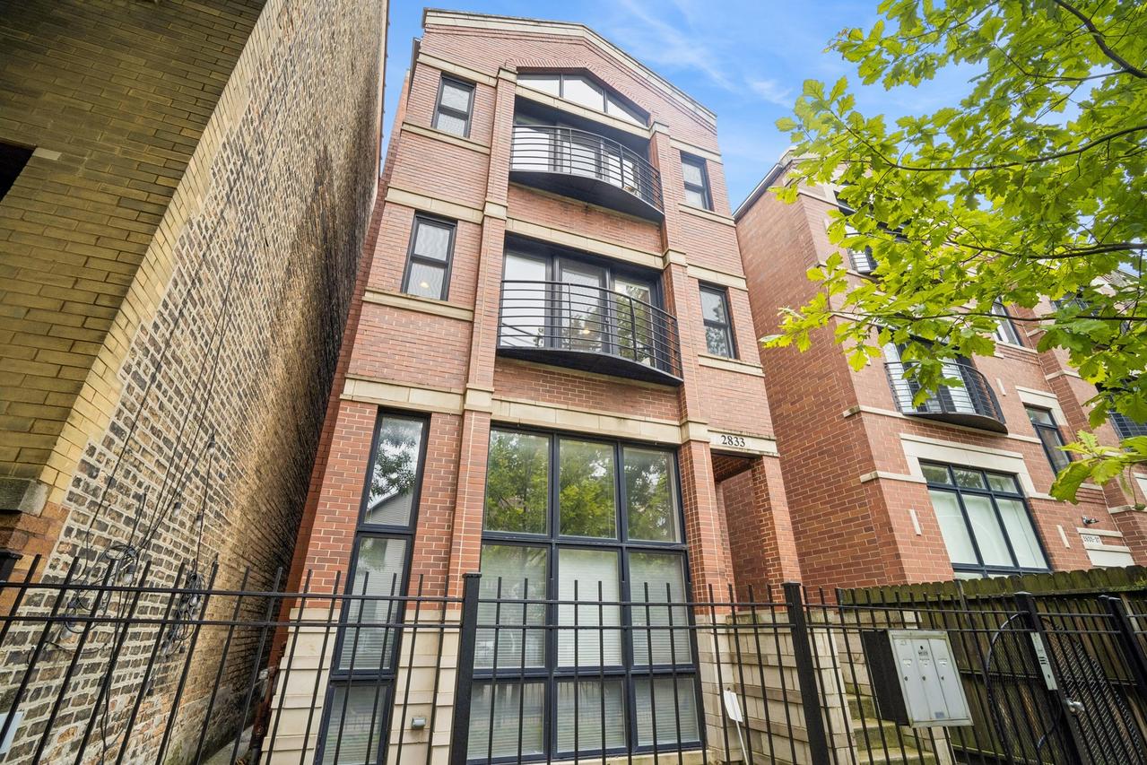 2833 W Lyndale St. #2, Chicago, IL 60647