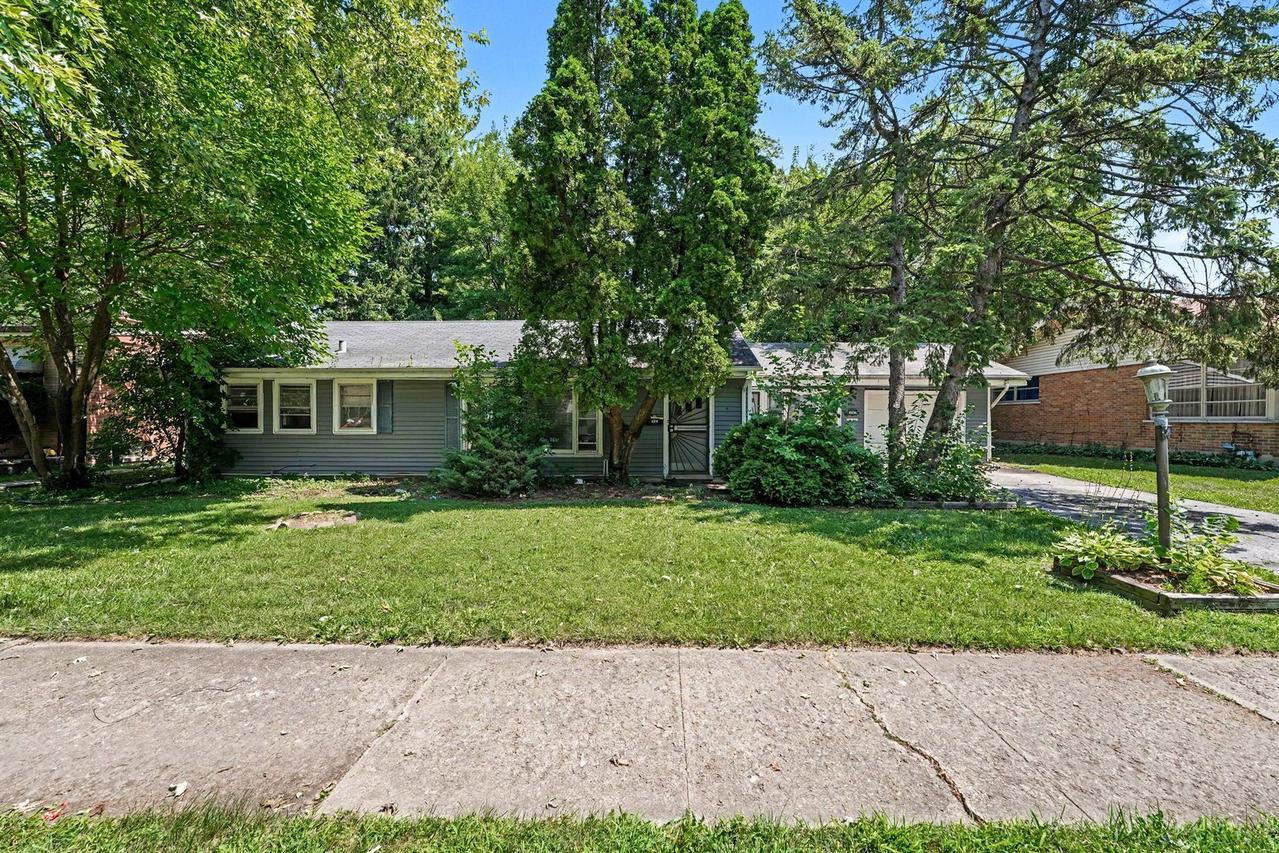 14827 State St., Dolton, IL 60419