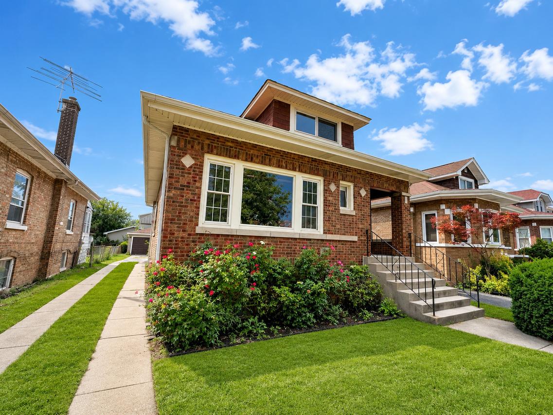 2010 S 11th Ave., Maywood, IL 60153