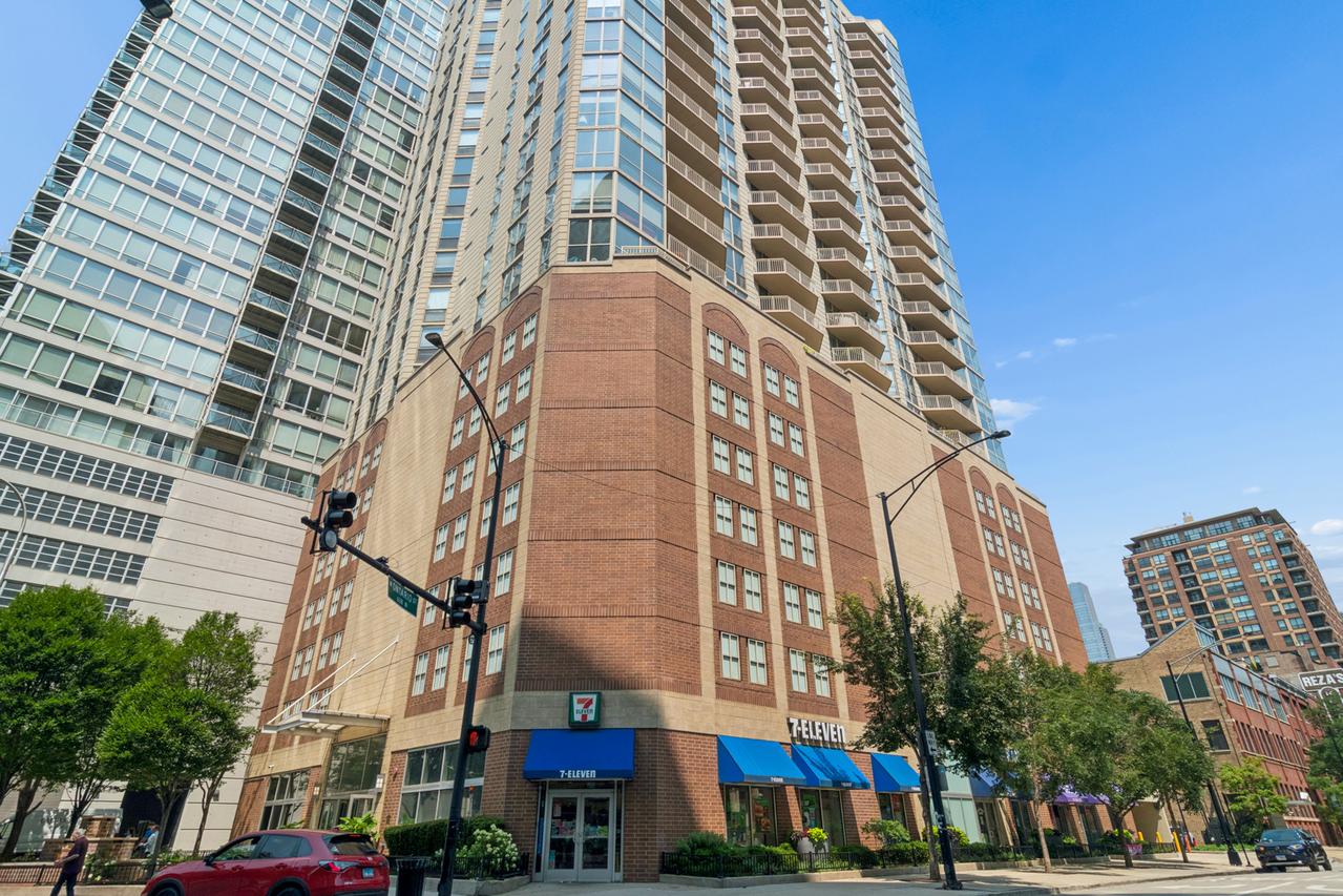 645 N Kingsbury St. #2205, Chicago, IL 60610