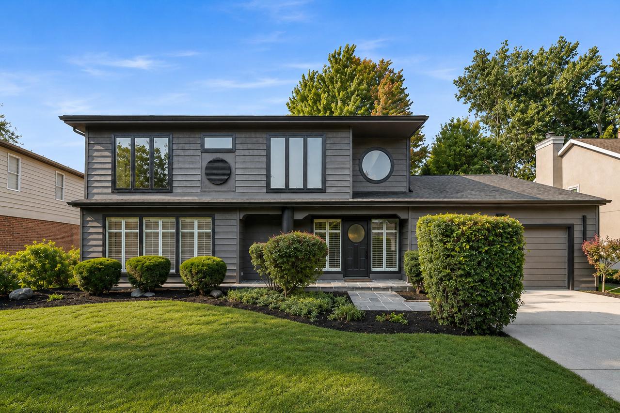 1430 Country Ln., Deerfield, IL 60015