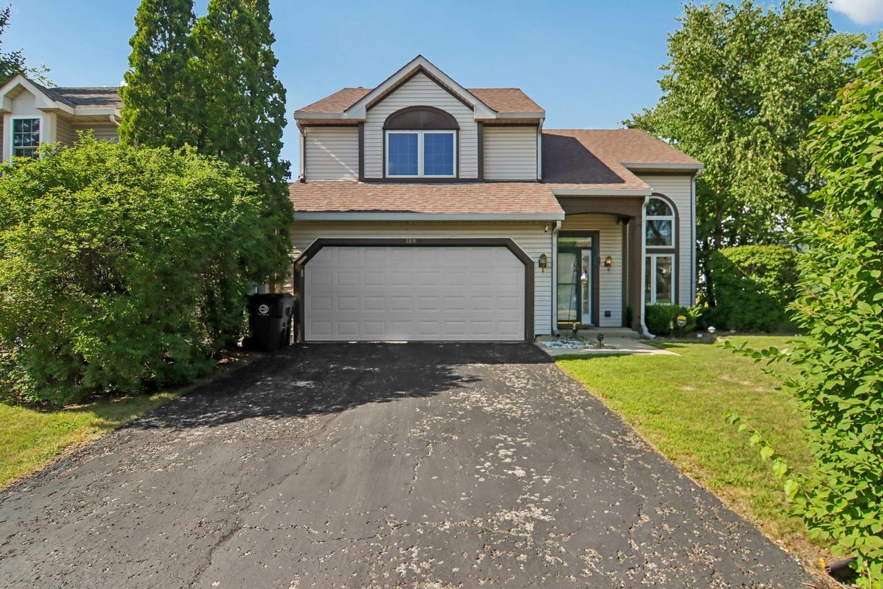 18 W Rosewood Ln., Round Lake Beach, IL 60073