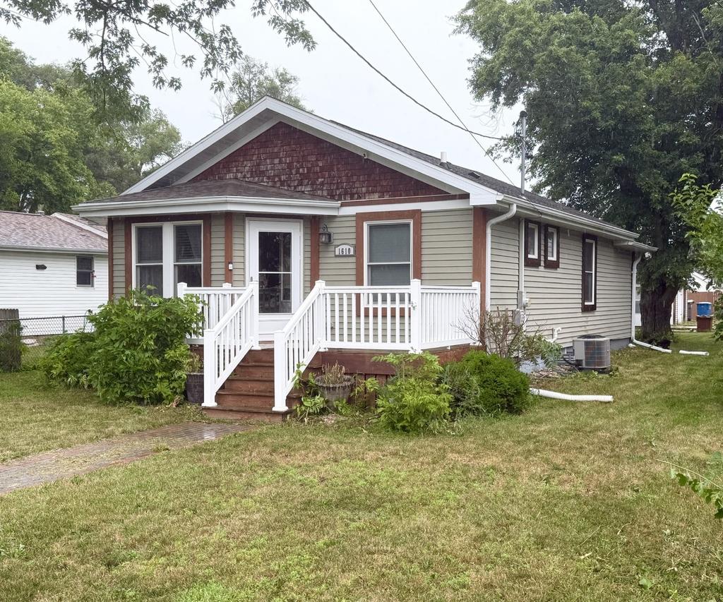 1610 Poplar St., Ottawa, IL 61350