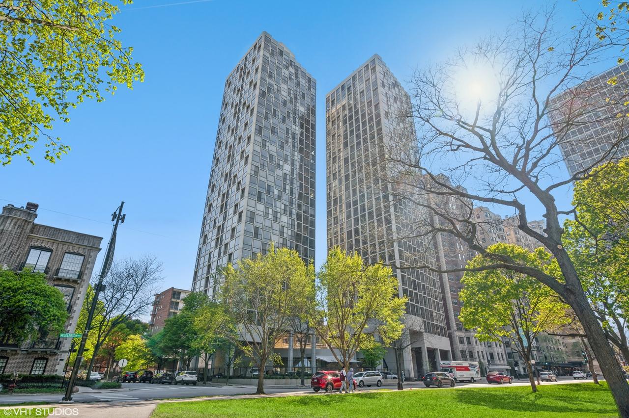 345 W Fullerton Pkwy. #2501, Chicago, IL 60614