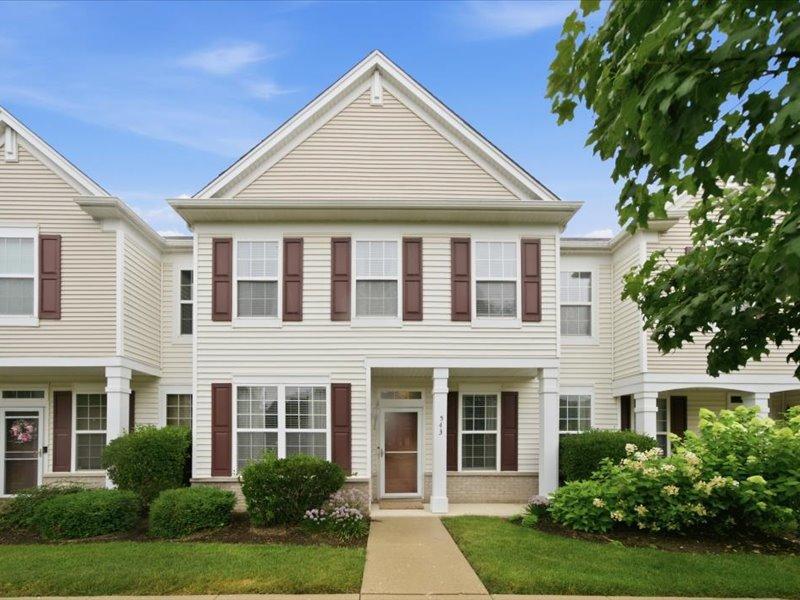 543 Topeka Dr., Grayslake, IL 60030