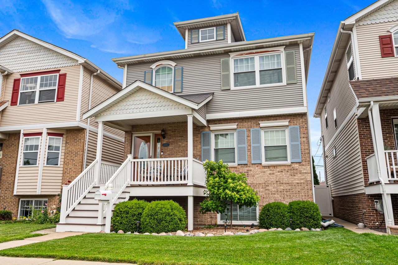 6216 W 60th St., Chicago, IL 60638