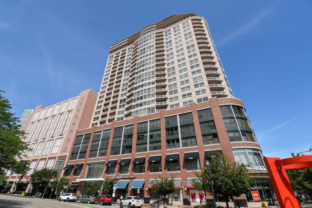 807 Davis St. #1610, Evanston, IL 60201