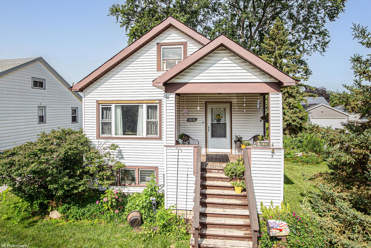 10230 S Turner Ave., Evergreen Park, IL 60805