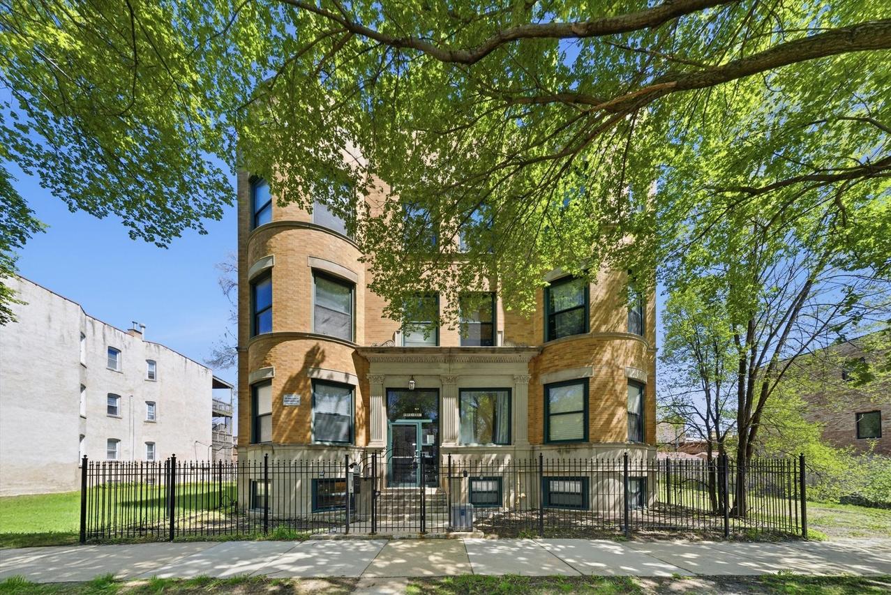 4541 S Prairie Ave. #1N, Chicago, IL 60653