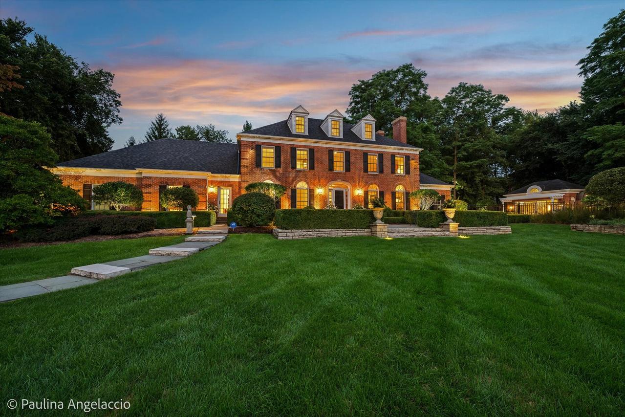 21055 N Prestwick Dr., Barrington, IL 60010